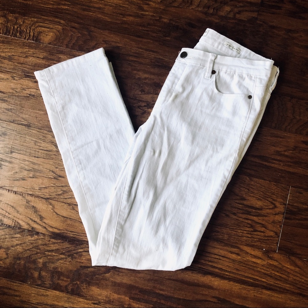 Anne Klein white slim straight  jeans